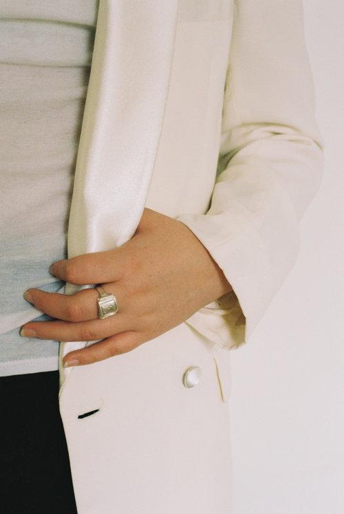 Lucinda Barrett Hold my hand signet ring Silver