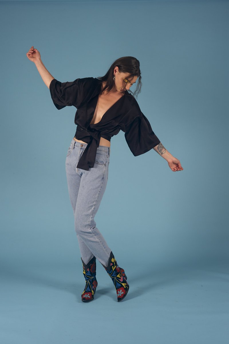 Romantica Blouse Black Gloss