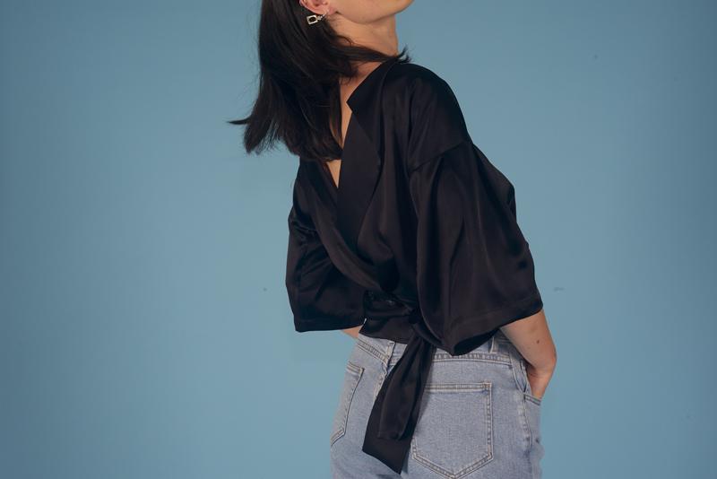 Romantica Blouse Black Gloss